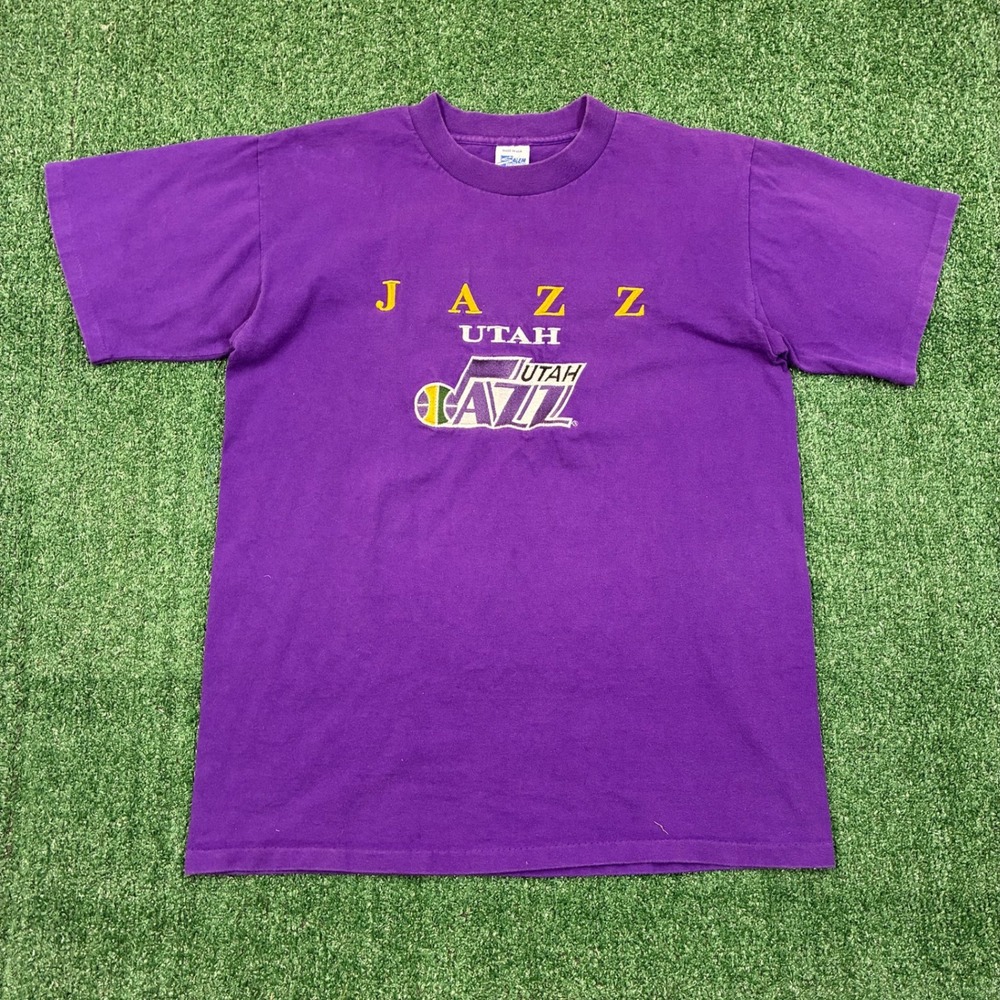 Vintage 90s Salem Sportswear NBA Utah Jazz Embroidered T-shirt